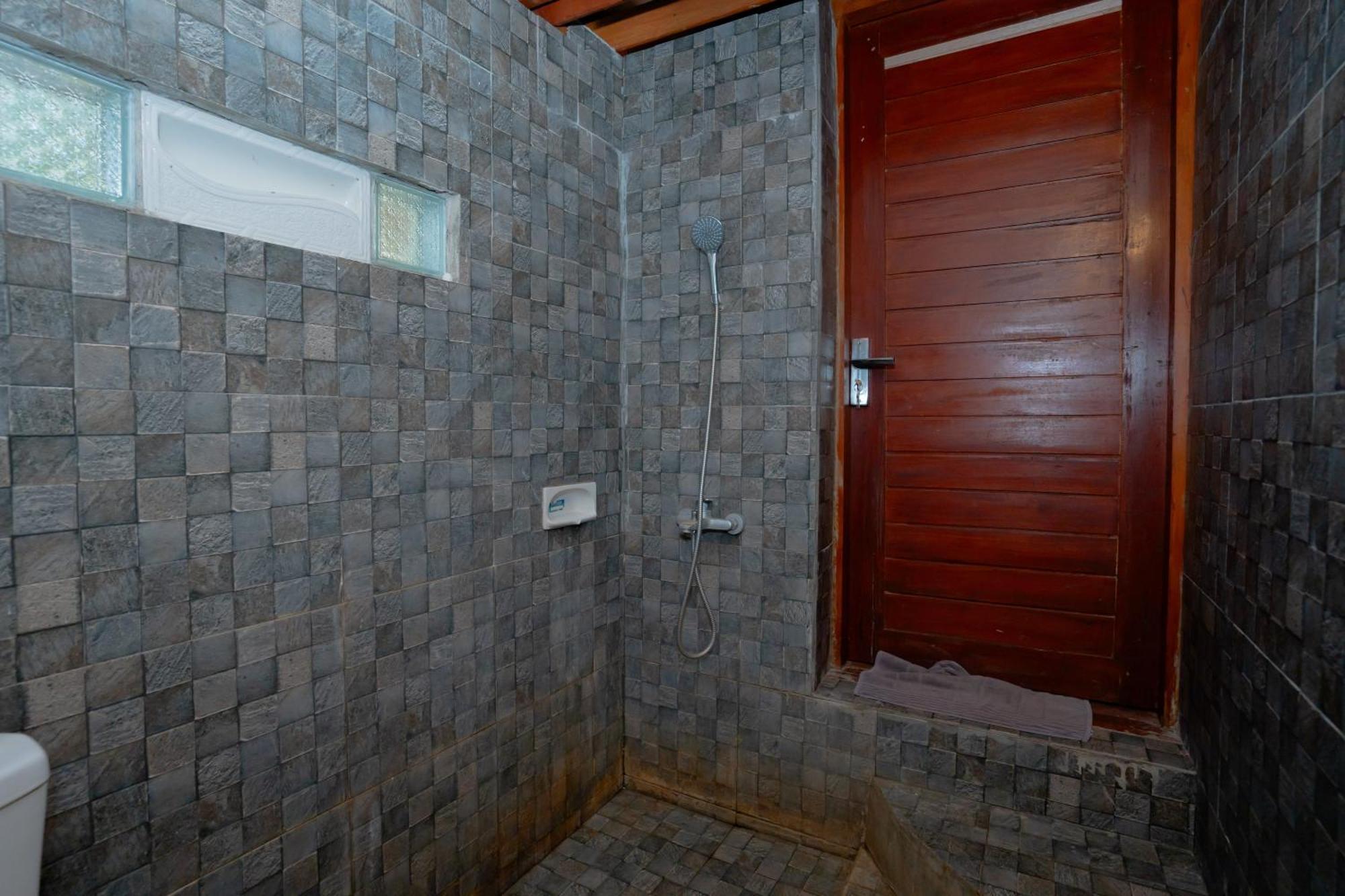 Reddoorz Syariah Near Lombok Epicentrum Mall Mataram Buitenkant foto
